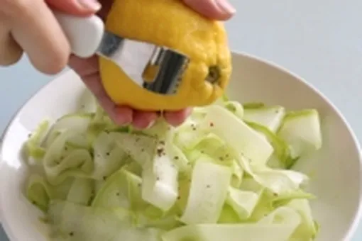 Итальянская пицца с кабачком и горганзолой Итальянская пицца с кабачком и горганзолой