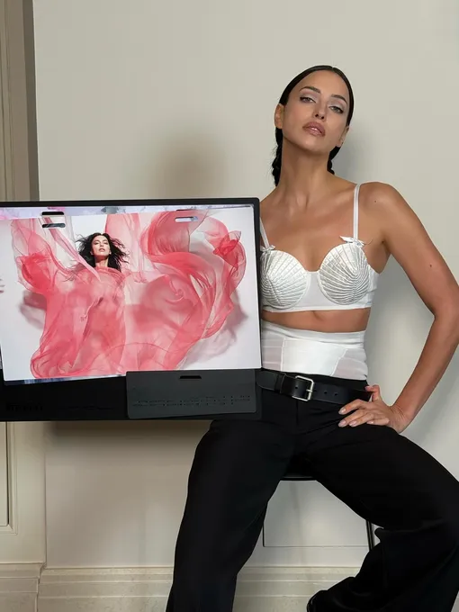 Ирина Шейк в стильном образе Ирина Шейк в стильном образе