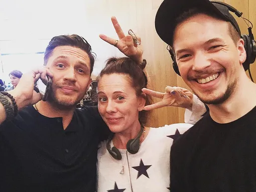 Актер Том Харди со сценаристом Келли Марсел, с которой он работал над фильмом «Веном» Том Харди