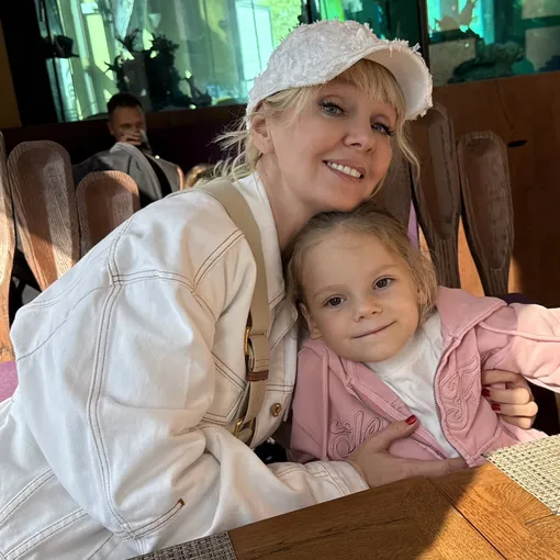 Валерия с внучкой