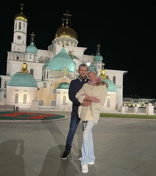 Анастасия Волочкова с возлюбленным Владимиром Анастасия Волочкова с возлюбленным Владимиром