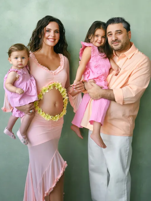 Лиза Моряк и Сарик Андреасян с дочерьми