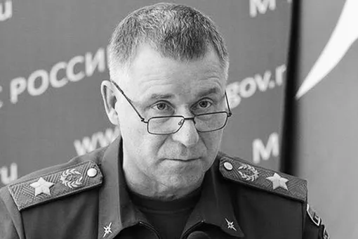Генерал спасал оператора: глава МЧС России Евгений Зиничев погиб во время учений Генерал спасал оператора: глава МЧС России Евгений Зиничев погиб во время учений