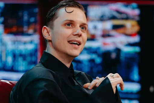 «Многое в сексуализированном ключе»: Ваня Дмитриенко признался, что взрослые женщины делают ему непристойные предложения