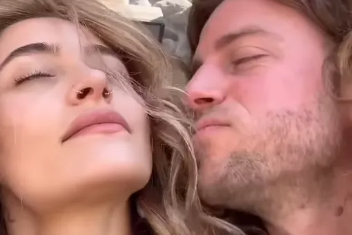 Дочь Майкла Джексона снялась топлес с полуобнаженным женихом Дочь Майкла Джексона снялась топлес с полуобнаженным женихом