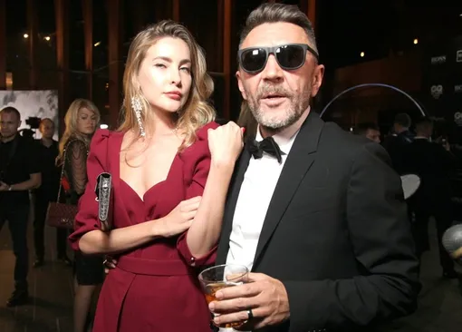 Ольга Абрамова и Сергей Шнуров Ольга Абрамова и Сергей Шнуров