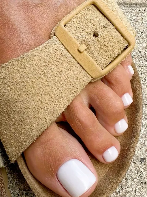 педикюр 2025 лето педикюр 2025 лето