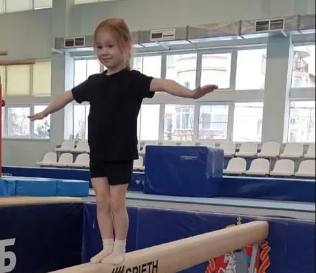 Елена Товстик показала дочь на занятиях