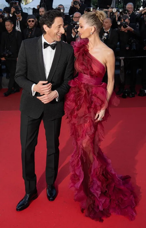 Эдриен Броуди и Джорджина Чапмэн на премьере фильма