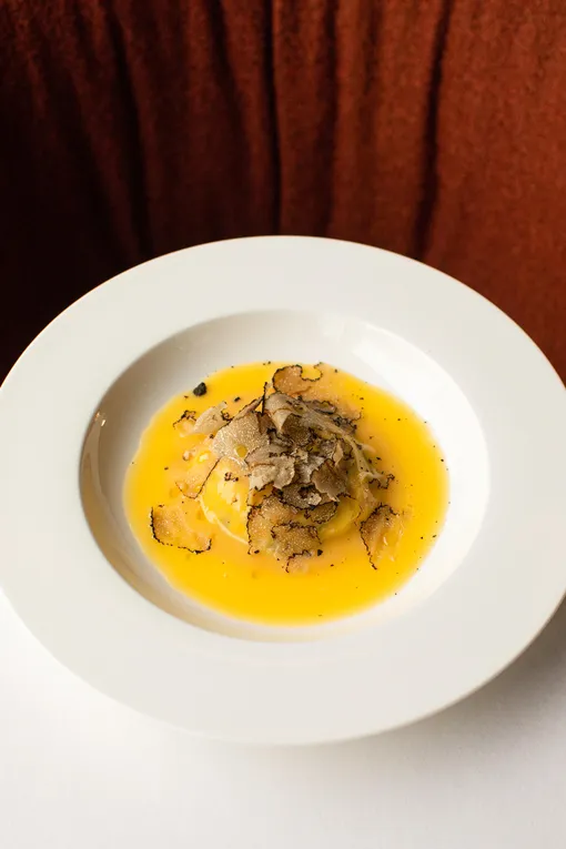 Гранд равиоло с черным трюфелем, рикоттой и шпинатом