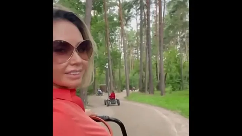 Нажми и смотри