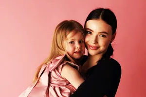 «Моя такая уже взрослая бусинка!»: Машенька из «Ворониных» показала очаровательную дочь по важному поводу