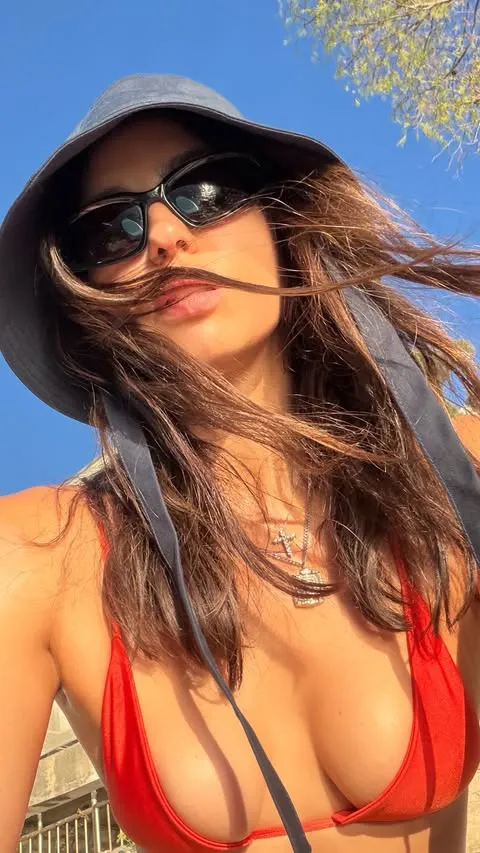 Ирина Шейк на курорте Ирина Шейк на курорте