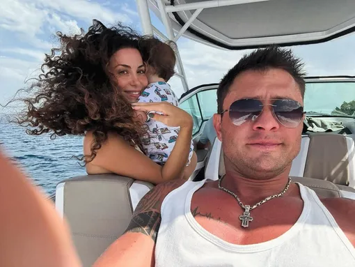 Павел Прилучный и Зепюр Брутян воспитывают сына Микаэля