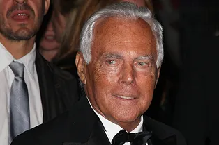 Бренд Armani отпразднует 40-летие новой моделью сумки Бренд Armani отпразднует 40-летие новой моделью сумки