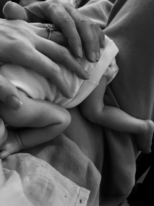 Роксана Макки показала нежные кадры Роксана Макки показала нежные кадры