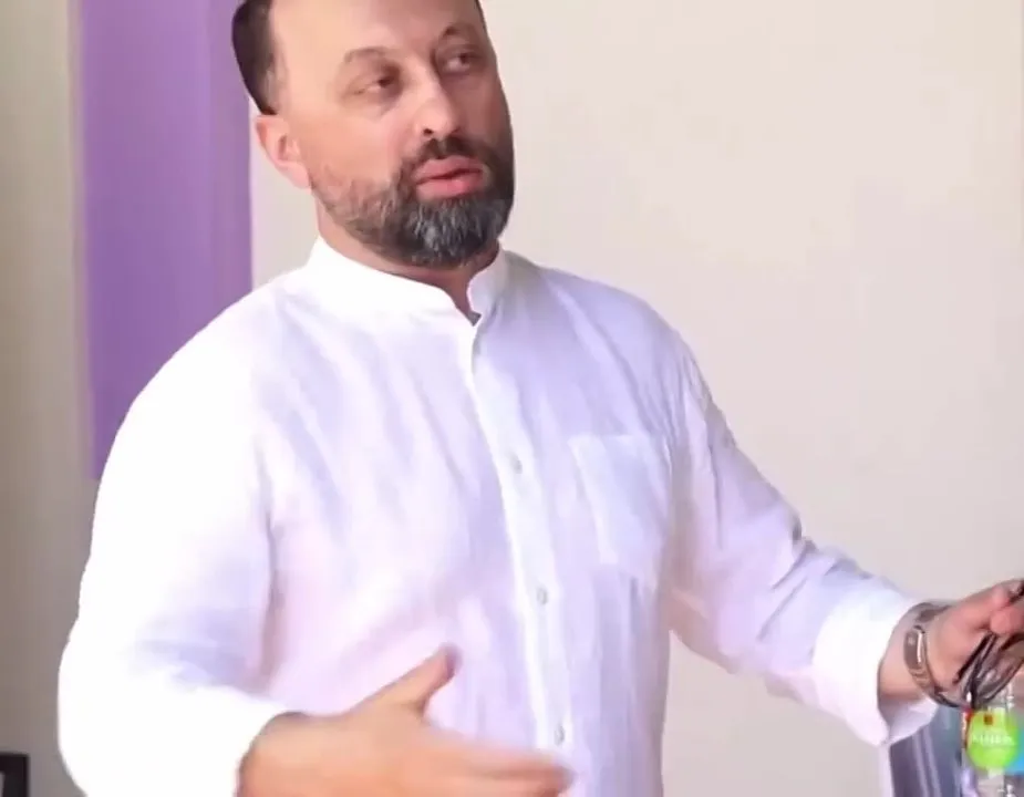 Нажми и смотри