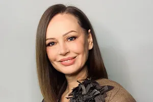 «Я падала и ползала по сцене»: Ирина Безрукова показала, как ей делают инъекции в колени «Я падала и ползала по сцене»: Ирина Безрукова показала, как ей делают инъекции в колени