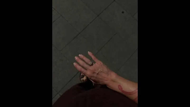 Нажми и смотри