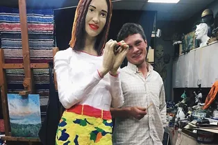 «Я обалдел»: автор памятника из пластилина Ольги Бузовой высказался о певице «Я обалдел»: автор памятника из пластилина Ольги Бузовой высказался о певице