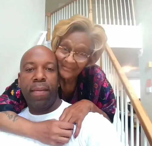 Young Noble с мамой