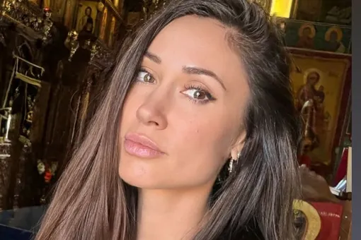 «Я восстанавливаюсь после операции»: Елена Товстик появилась в храме «Я восстанавливаюсь после операции»: Елена Товстик появилась в храме