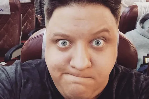 «Он лежал дома, за ним ухаживала мамочка»: продюсер Наталья Громова рассказала, как умирал онкобольной Роман Попов «Он лежал дома, за ним ухаживала мамочка»: продюсер Наталья Громова рассказала, как умирал онкобольной Роман Попов