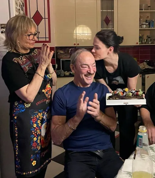 Михаил Боярский с женой и дочерью Михаил Боярский с женой и дочерью