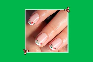 Рождественские ногти-омела: как сделать зимний маникюр в самом праздничном оттенке красного