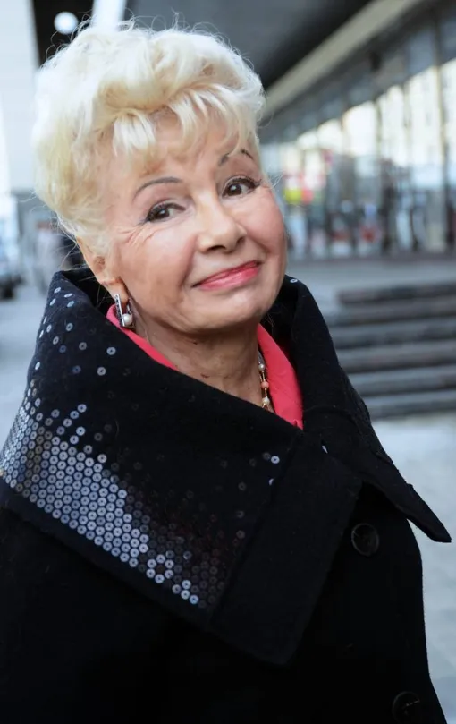 Валентина Шарыкина на сборе труппы и открытии сезона в Театре сатиры. 1 сентября 2015 г. Валентина Шарыкина на сборе труппы и открытии сезона в Театре сатиры. 1 сентября 2015 г.