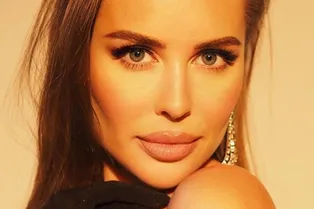 «Юлия прекрасная»: звезда «Уральских пельменей» в мини очаровала мужчин «Юлия прекрасная»: звезда «Уральских пельменей» в мини очаровала мужчин