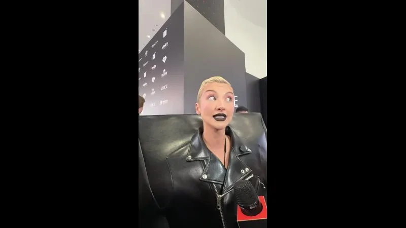 Нажми и смотри