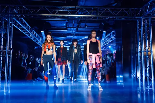 Модная точка: 26 образов с показа Superdry в новом концепт-сторе в «Цветном» Модная точка: 26 образов с показа Superdry в новом концепт-сторе в «Цветном»