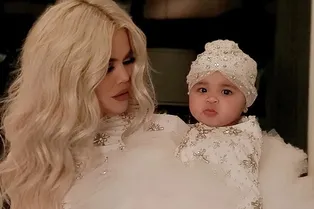 Хлои Кардашьян сняла на видео первые шаги дочери Хлои Кардашьян сняла на видео первые шаги дочери