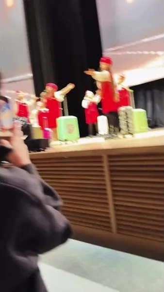 Нажми и смотри