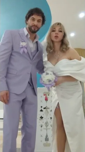 Нажми и смотри