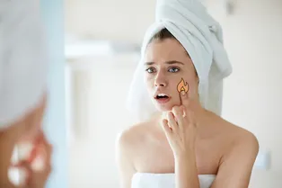 Искры из глаз: как понять, что твой уход разрушает, а не преображает твою кожу