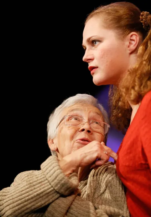 Лариса Крамер с партнершей по сцене Лариса Крамер с партнершей по сцене