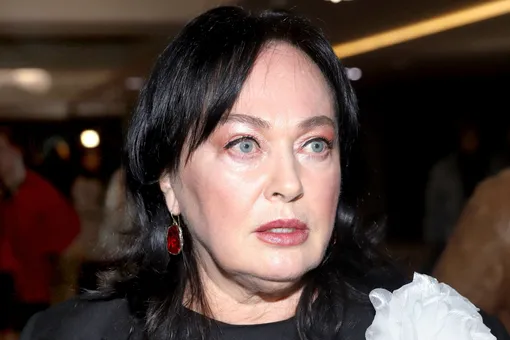 Лариса Гузеева прилетела в гости к брату накануне годовщины смерти матери Лариса Гузеева прилетела в гости к брату накануне годовщины смерти матери