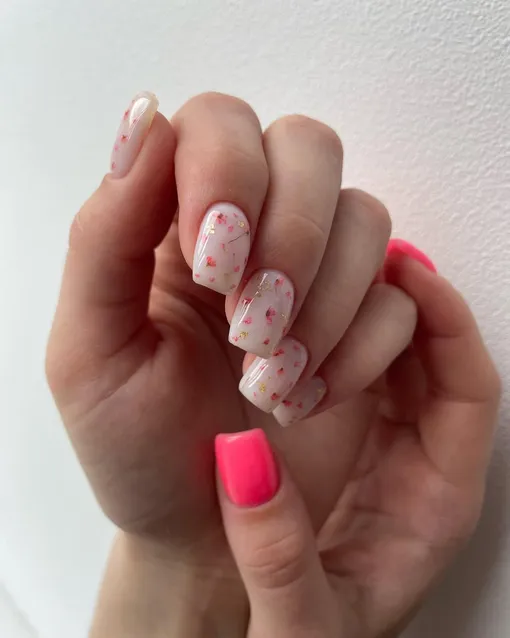 весенний маникюр 2026 сакура