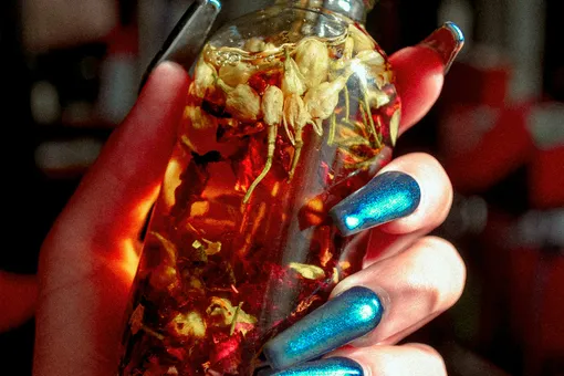 Как снять акриловые ногти в домашних условиях, не повредив настоящие Как снять акриловые ногти в домашних условиях, не повредив настоящие