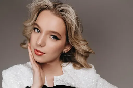 «Эти слова и эмоции навсегда со мной»: победительницей спецвыпуска «Ну-ка, все вместе!» стала Марфа Николаева