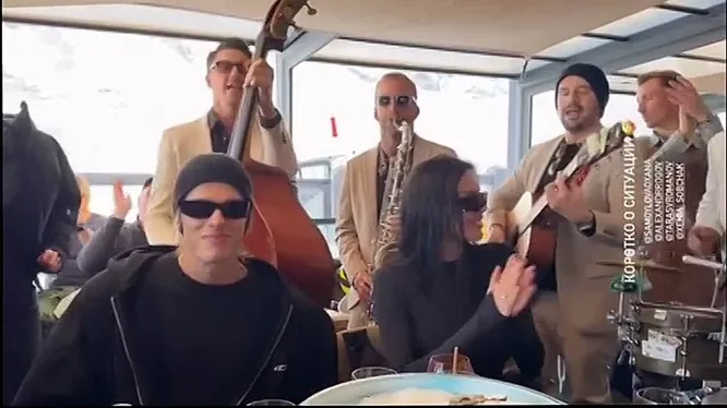 Нажми и смотри