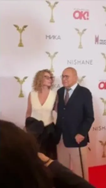 Нажми и смотри