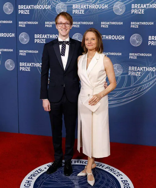 Джоди Фостер с сыном на мероприятии