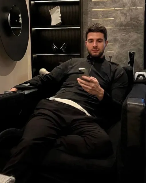 Владиславу Абрамяну 33 года Владиславу Абрамяну 33 года