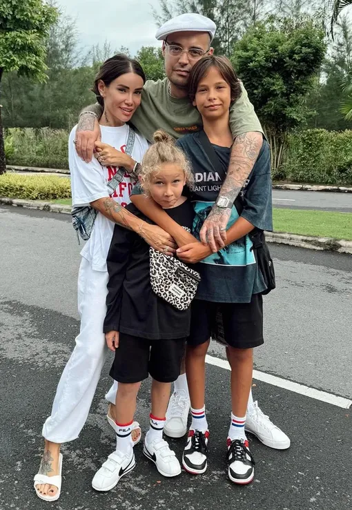 Айза и Гуф с Сэмом и Элвисом