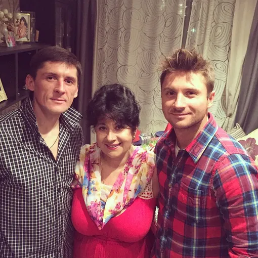 Сергей с мамой и братом