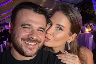 «Я впервые был в Таиланде»: Эмин показал трогательные кадры с женой и дочерью «Я впервые был в Таиланде»: Эмин показал трогательные кадры с женой и дочерью