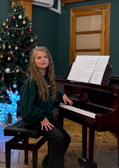 Дочь Пелагеи увлекается музыкой Дочь Пелагеи увлекается музыкой